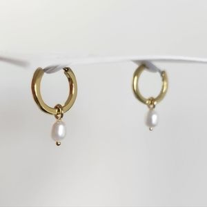 Ana Luisa Pearl Huggie Hoops - Frida
